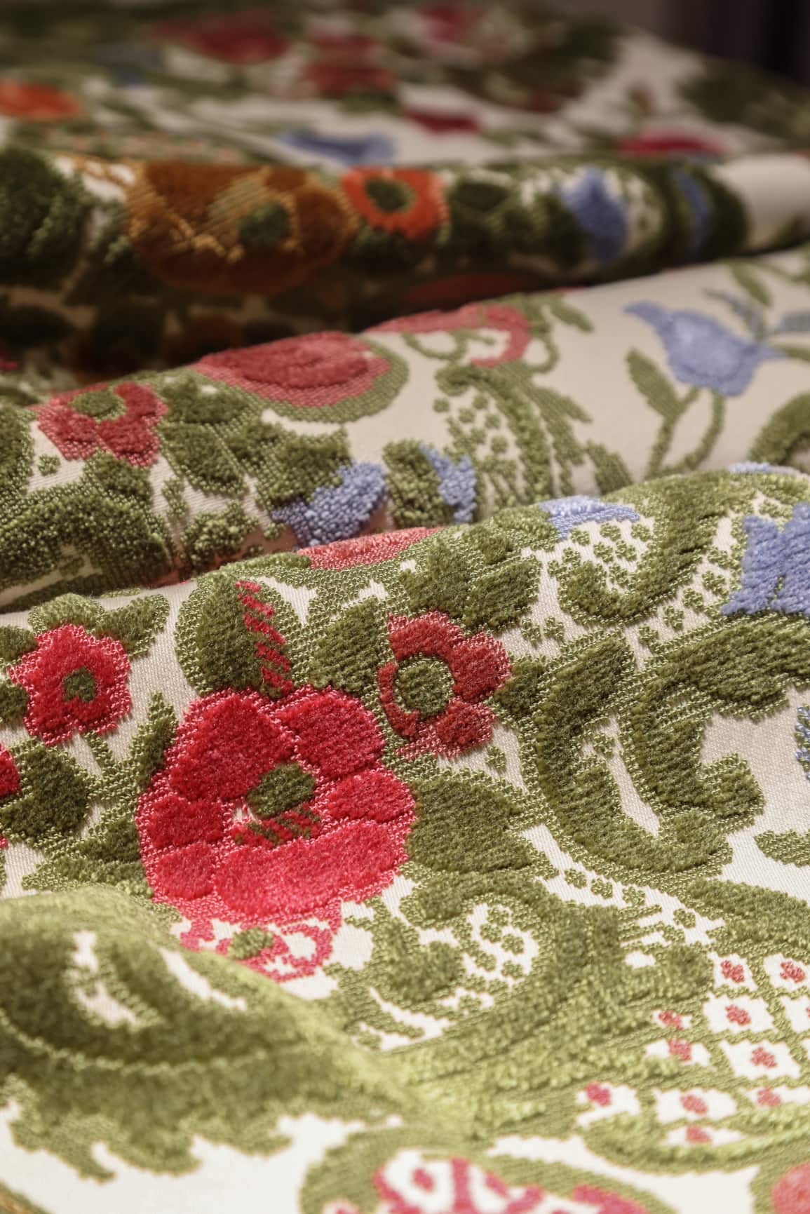 JBL Jacquard Velvet Customization Colorful Floral Free Sample Cut-Vile Fabric Luxury Home Textile for Sofa